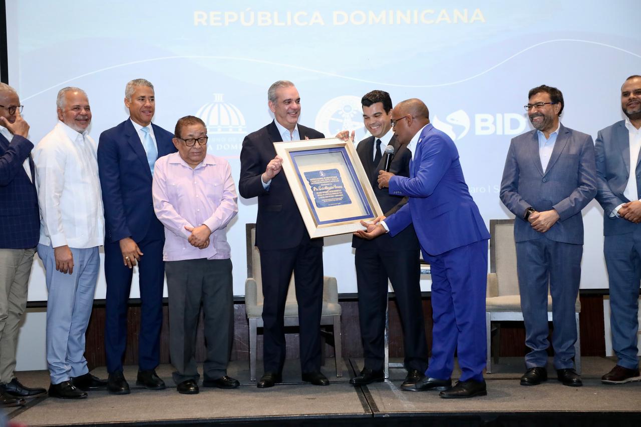 Se invertirán mil millones de dólares en el desarrollo turístico, comenzando por Boca Chica y tres zonas más en RD