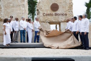 Presidente Luis Abinader reivindica munícipes de Boca Chica con inversión público-privada superior a RD$20 mil millones