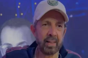 Juan Luis Guerra se suma a los ensayos de «50 años de Ramón Orlando y sus amigos» y resalta la trayectoria del maestro