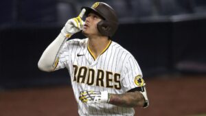 Manny Machado mantiene a los Padres en buena posición en GL