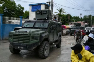 El Salvador eleva a 1,300 los militares desplegados en Haití